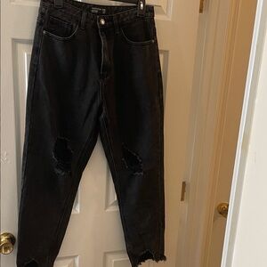 PrettyLittleThing 6 Distressed Black Slim Mom Denim Jeans